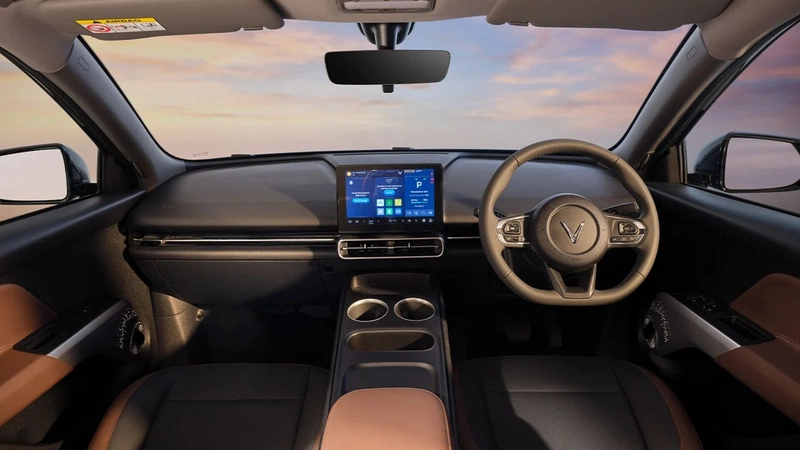 chi-con-15-ngay-cuoi-dung-bo-lo-uu-dai-thu-xang-doi-dien-len-den-129-trieu-dong-cho-vinfast-vf-mpv-7