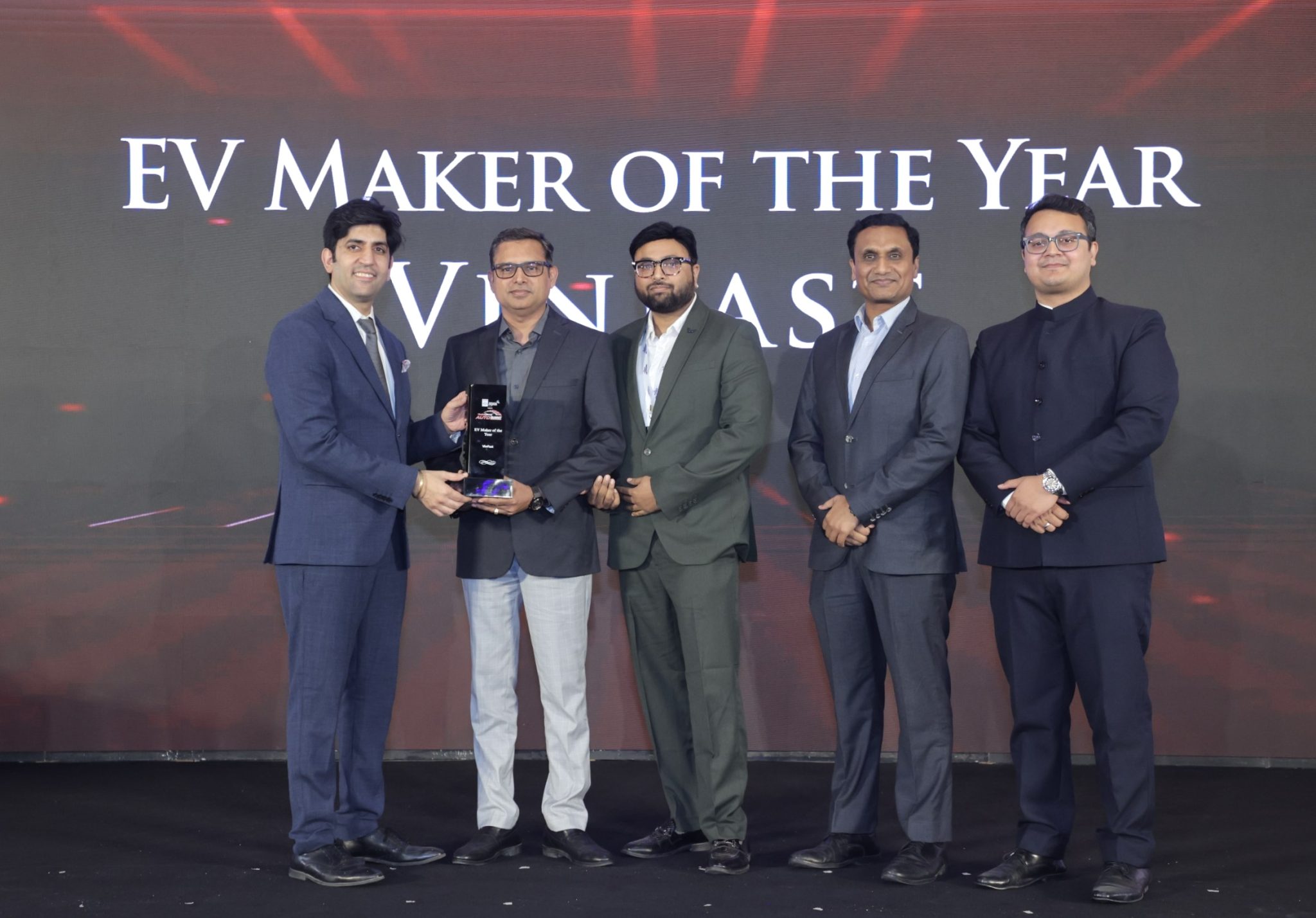 vinfast-duoc-vinh-danh-nha-san-xuat-xe-dien-cua-nam-tai-times-drive-auto-summit-awards-2026